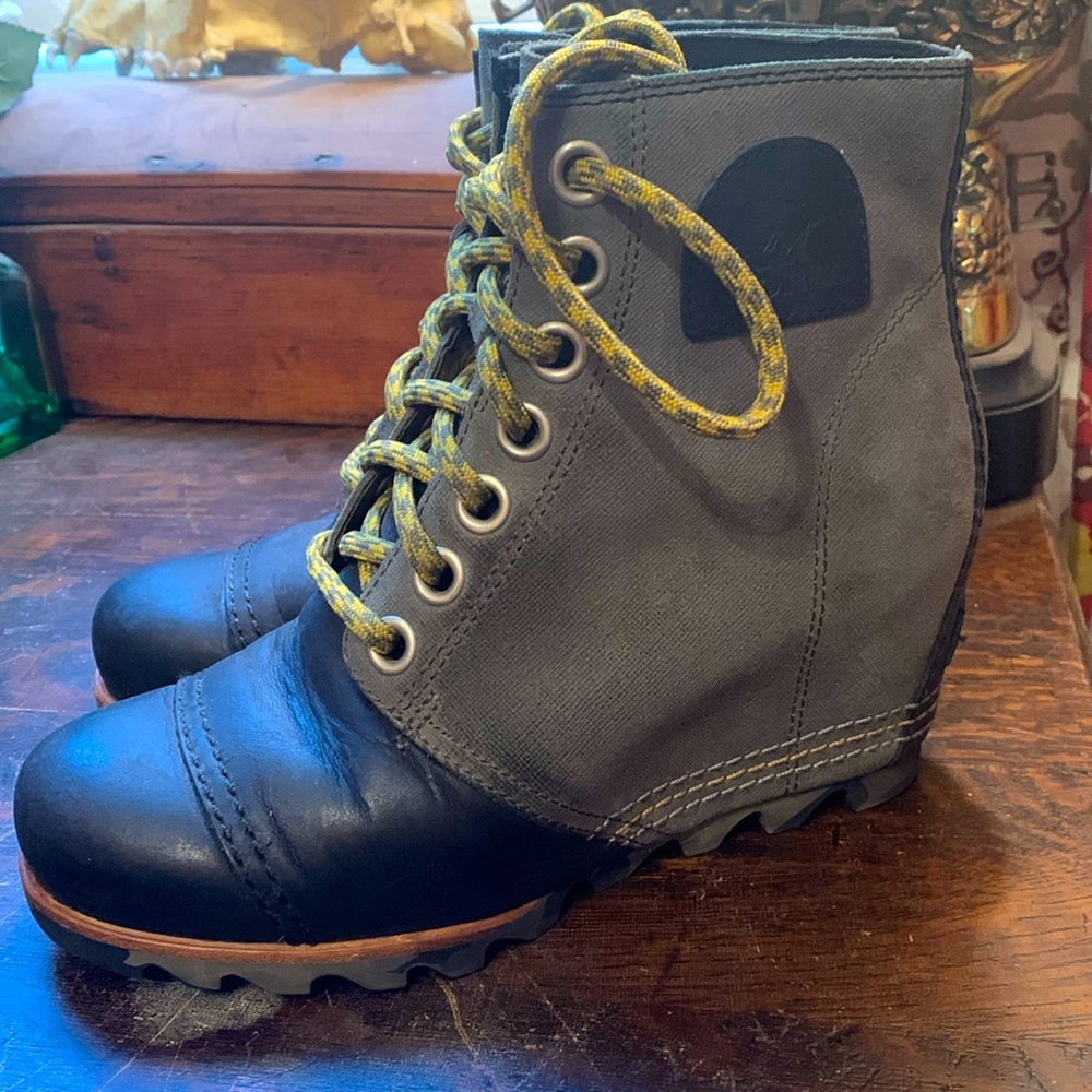 Sorel Lexie Wedge Boots Peatmoss Camo 6.5